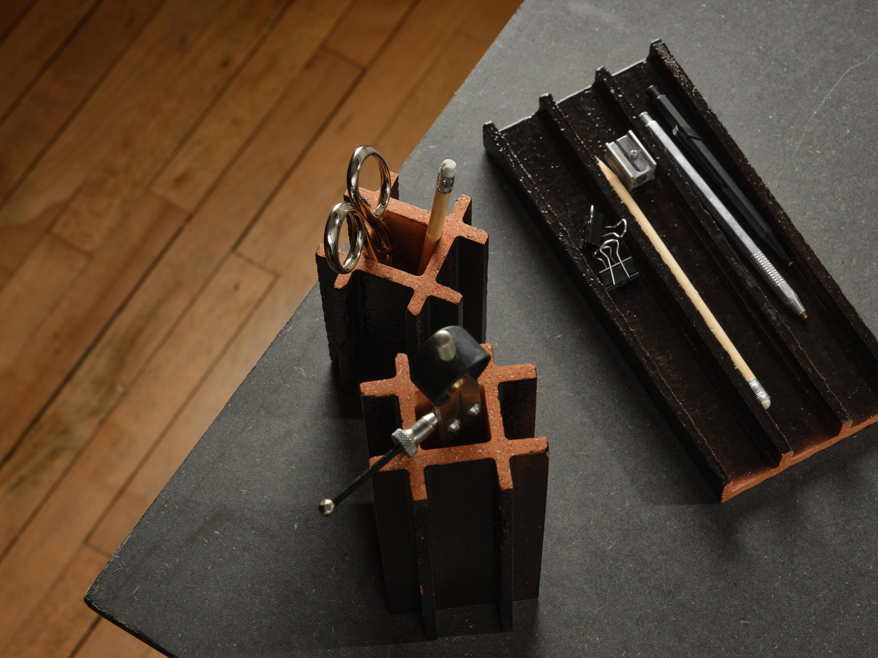 <span class='credits'>© studio.b.helle</span>