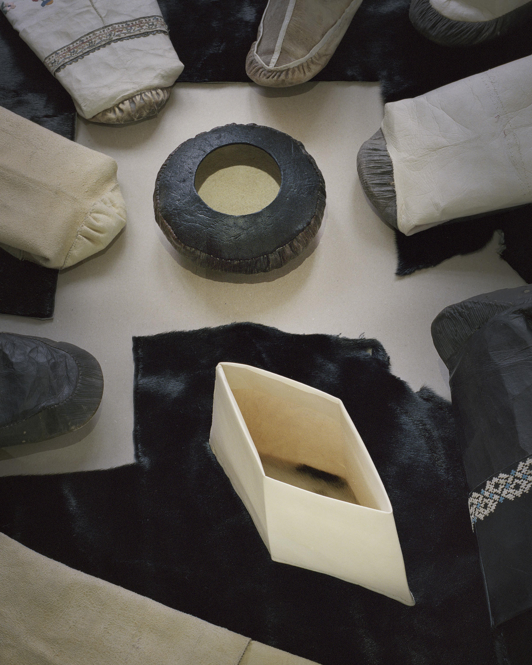 <span class='credits'>© Emile Barret</span>