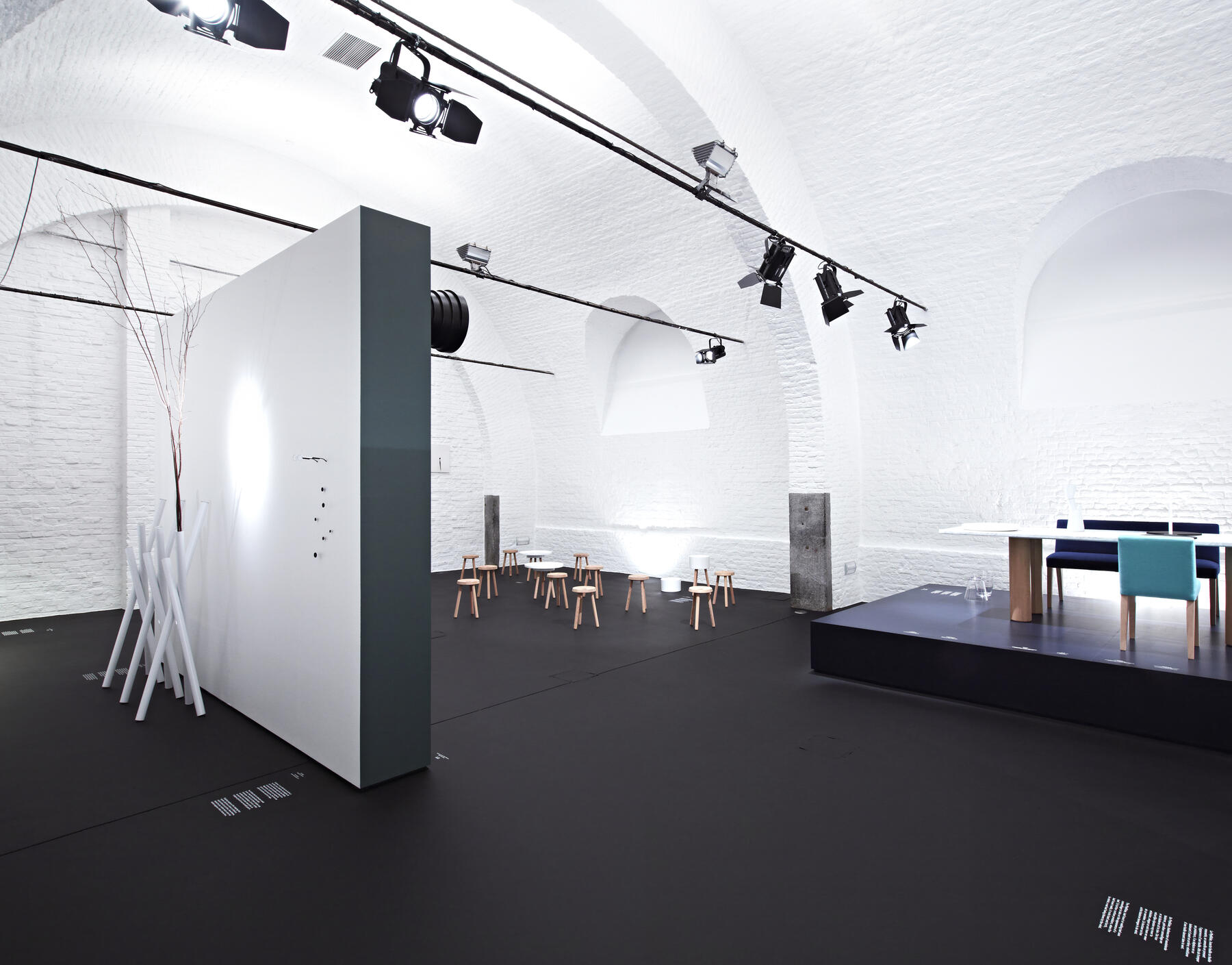 <span class='credits'>&copy; Lenzer</span>